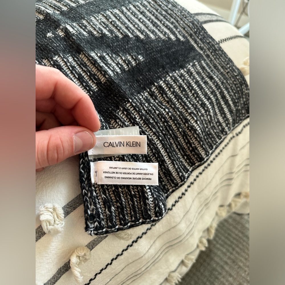 Calvin Klein Scarf - Picture 9 of 10